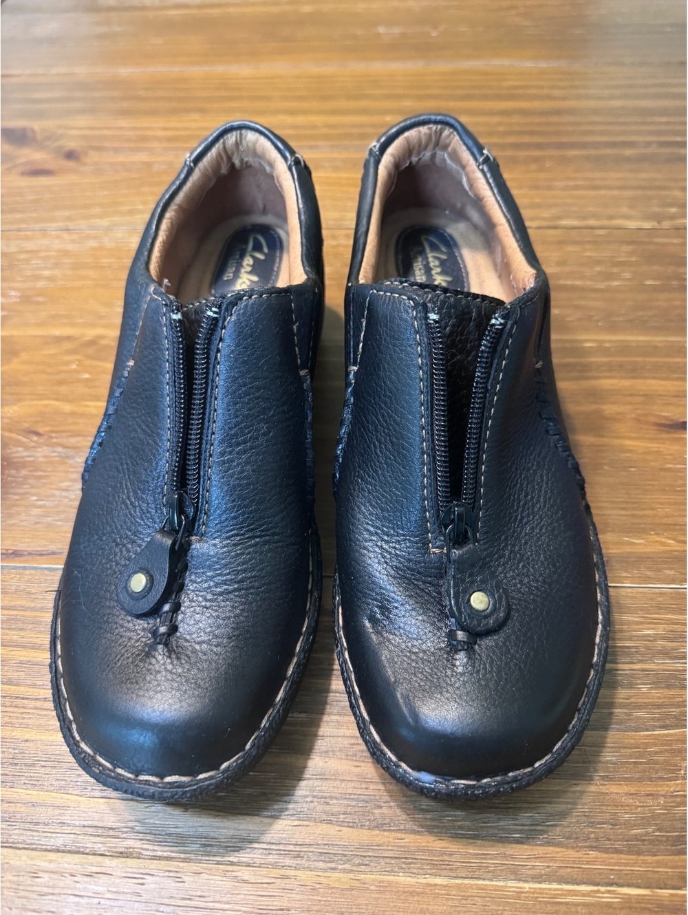 Clarks Artisan Womens 8.5M Black Leather Comfort Shoes Side Zip Slip On Casual
